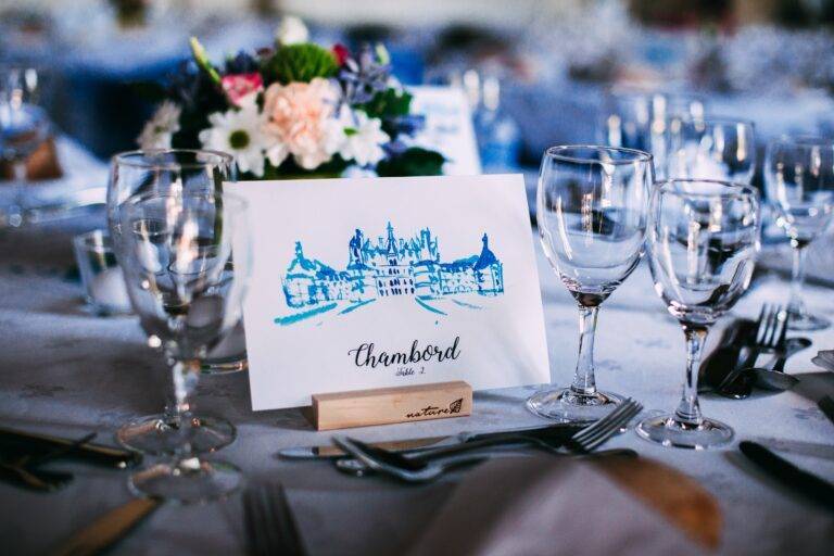 Carte, papeterie pour un mariage, chateaux de la Loire, aquarelle bleu, sur mesure