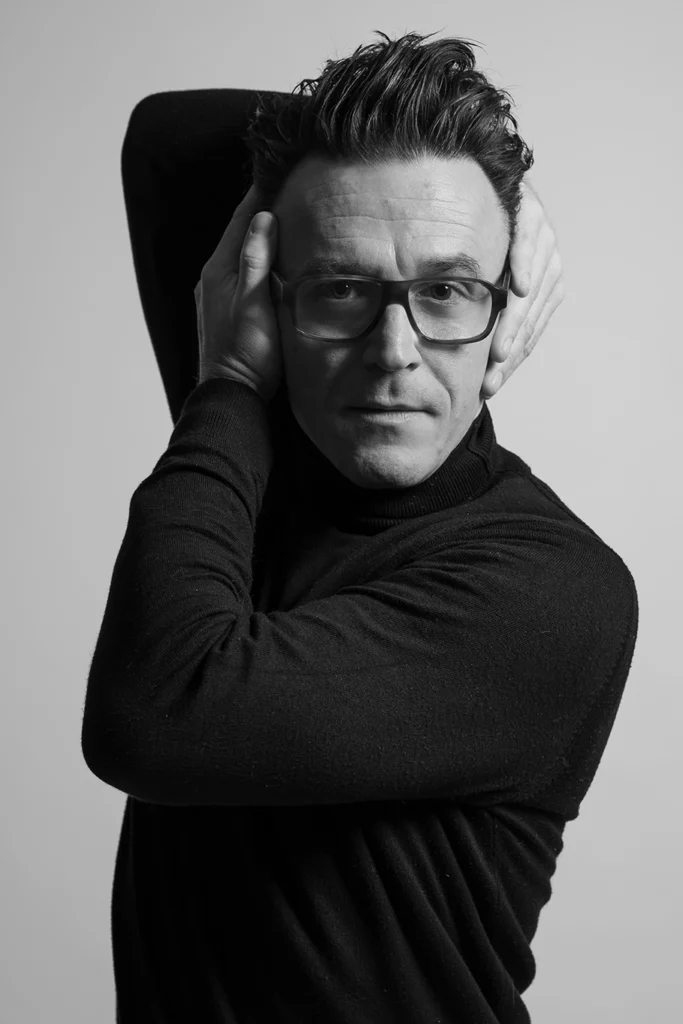 Portrait noir&blanc dans le studio photo